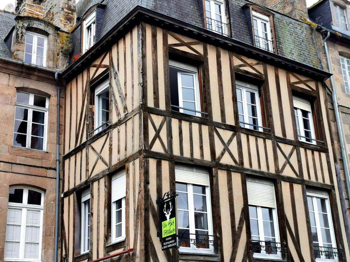 Les Appartements Du Marche Динан Экстерьер фото